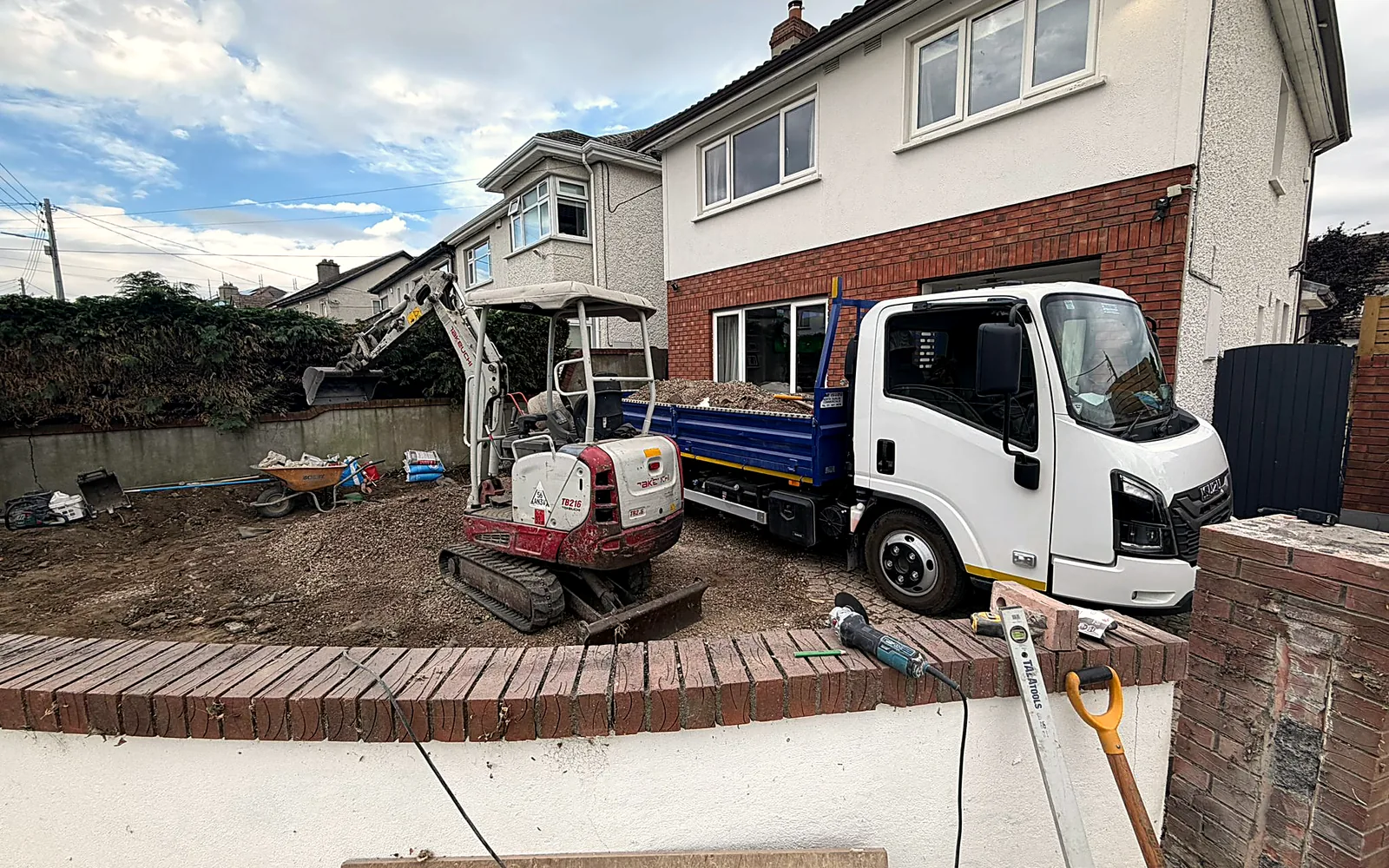 Gravel Driveway & Cobble Apron, Churchtown - before