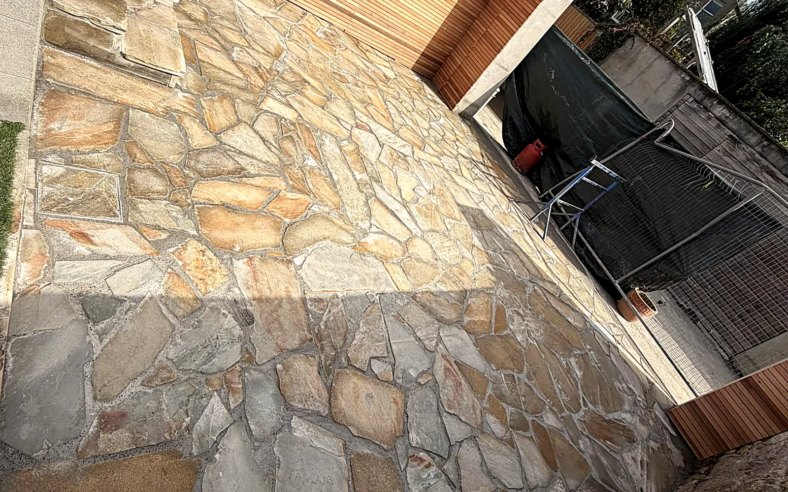 Quartz Crazy Paving & Cedar Courtyard, Harold&rsquo;s Cross - after