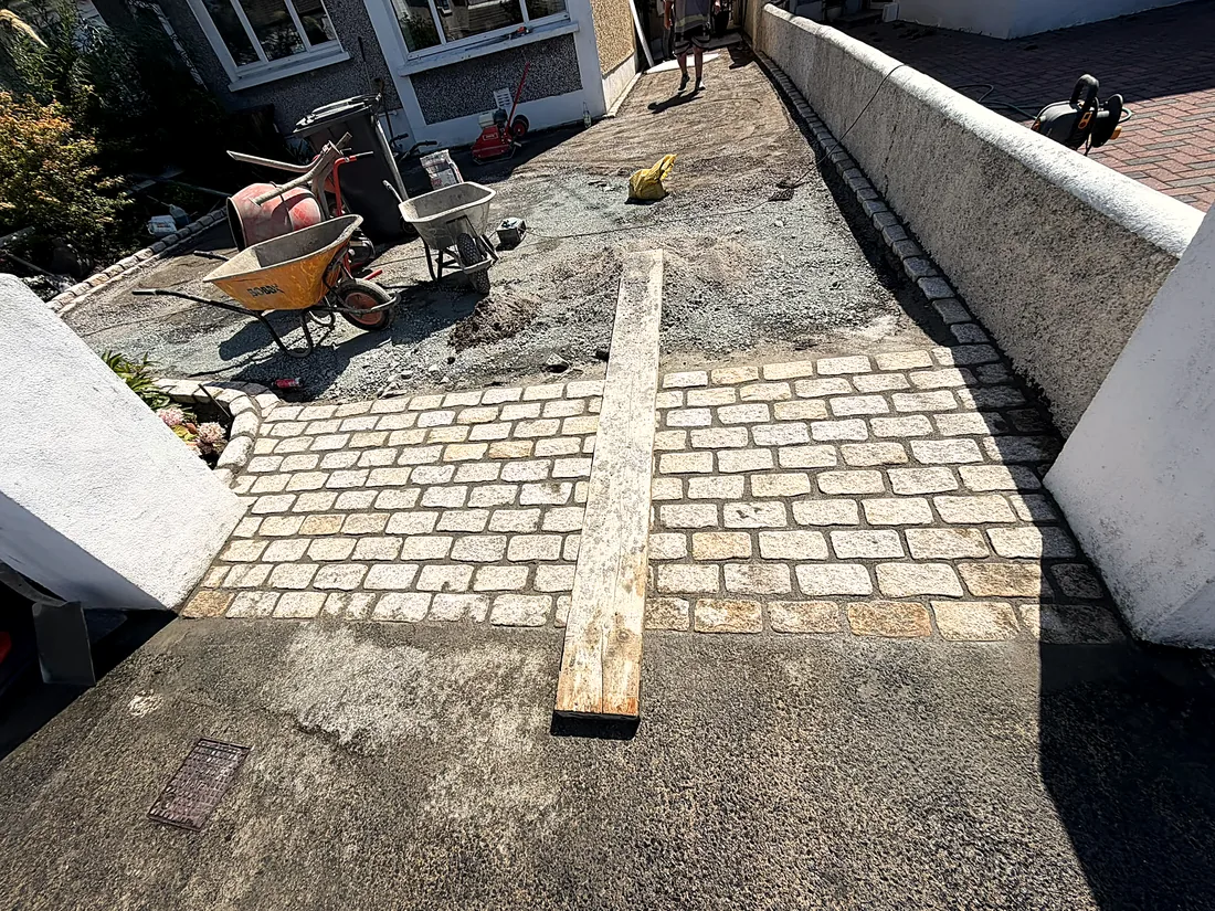Gravel Driveway & Cobble Apron, Rathfarnham