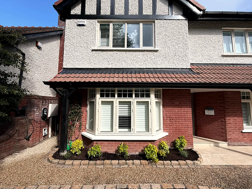 Porcelain paving with a granite step